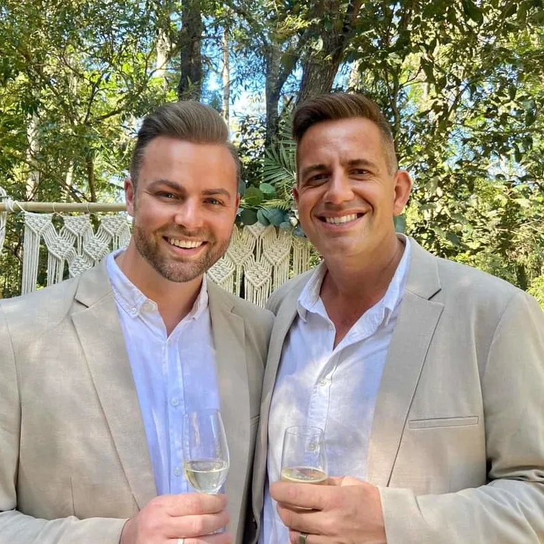 Registered Gold Coast marriage celebrant performing a bespoke outdoor ceremony
